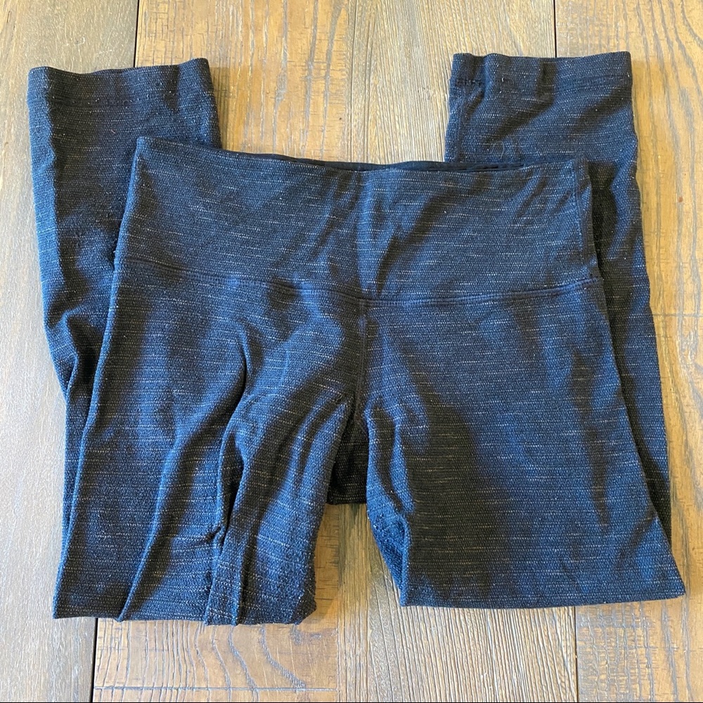 LULULEMON navy wunder under crops 2 leggings